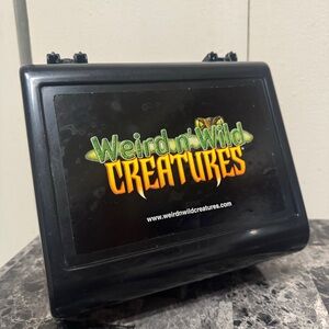 VINTAGE WEIRD 'N WILD CREATURES TRADING COLLECTIBLE CARDS IN CASE